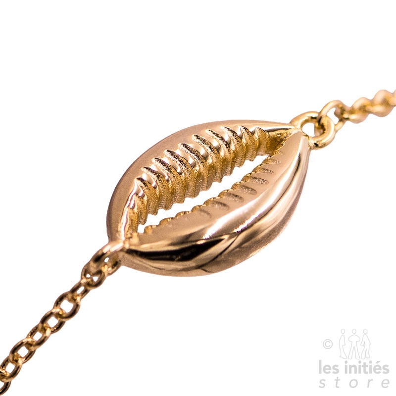 Gold Cowrie Shell Bracelet Jewelry Stock Photo 1603765297 | Shutterstock
